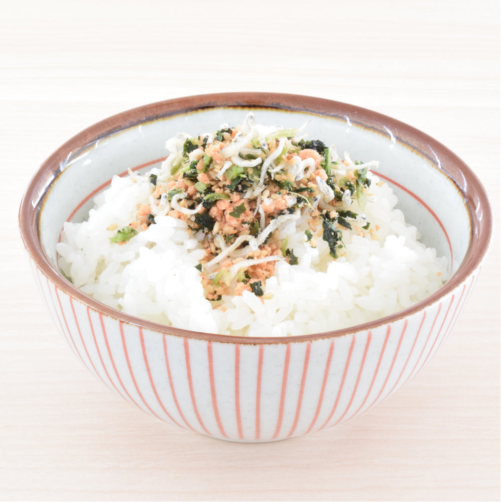 毎日小魚）ごはんがおいしくなる鮭わかめちりめん55ｇ